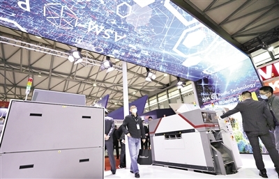 芯片短缺对全球汽车业供应链的影响与技术交流