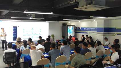 市纺织两会组织企业技术人员赴中山调研AI智能验布机及数字化裁剪车间解决方案，推动技术转让